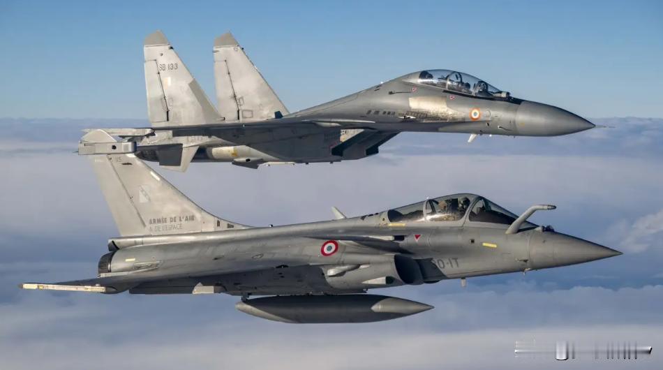 既然新德里的“阵风”已经在半年前的那场空战当中一败涂地，那么我们不要对新德里的苏