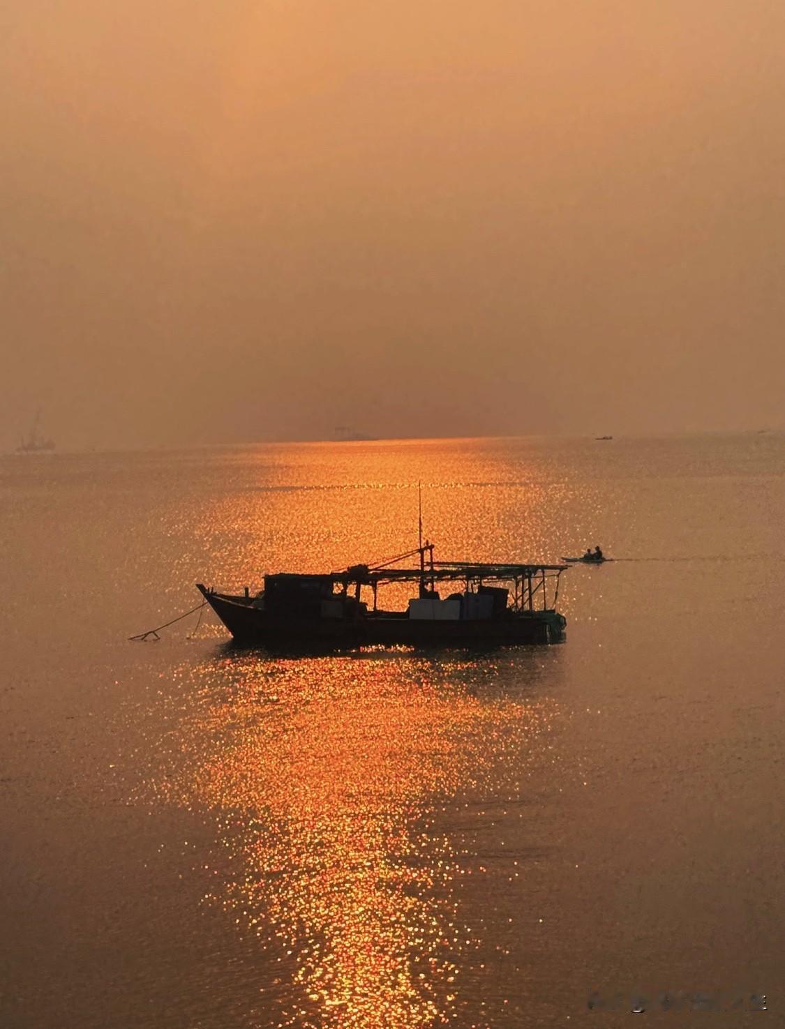 历史学家说:
“别总把人想得太体面，想赢就得看清现实。大家骨子里都带着本能，你偏