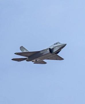 惊了！不止咱们中国人，估计全世界都没料到，美国媒体会给歼 - 35 下这么个定义