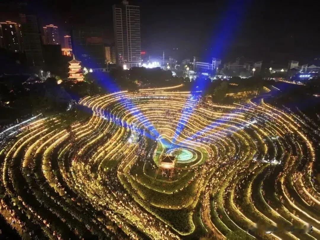 被骗半辈子才懂，后半句才是精华。
 
老祖宗流传下来很多老话，很多人只听见前半句