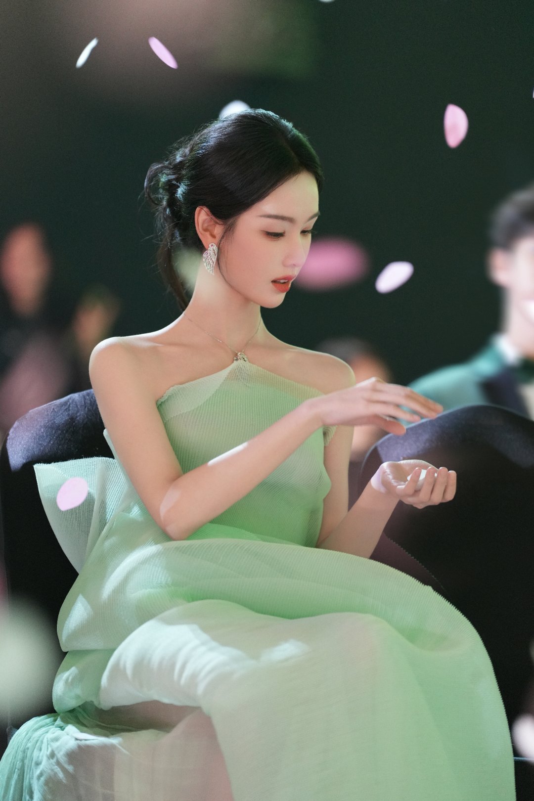 陈都灵少女时代的英雄主义俺们嘟嘟就是自己的英雄主义！温柔 勇敢 有力量！陈都灵