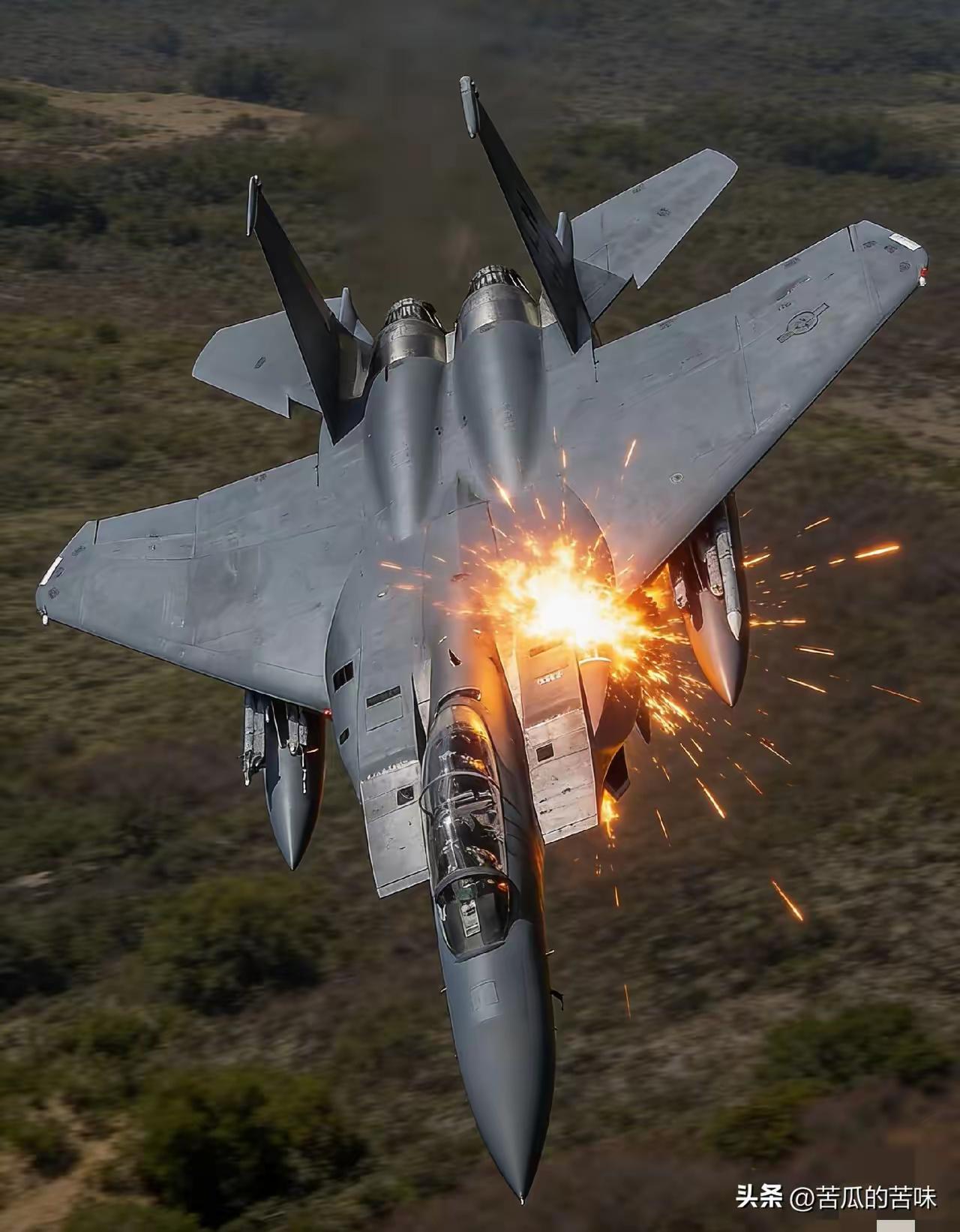 美军又一战机坠毁

2026年4月4日，美国《纽约时报》爆出猛料：美军一天之内连