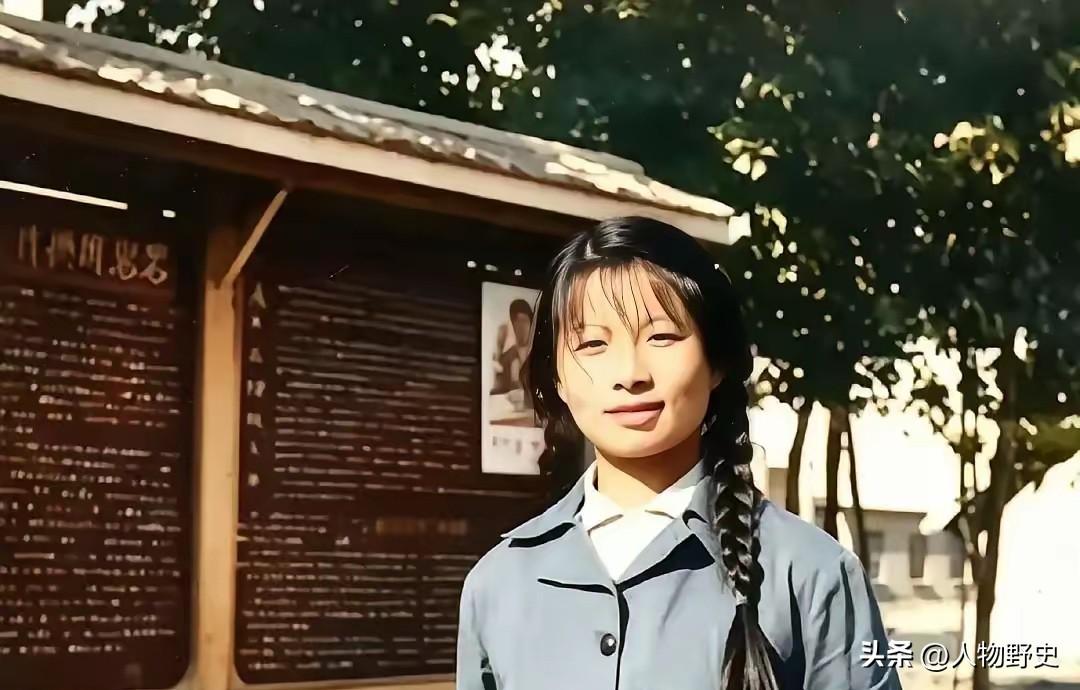 1977 年，北京知青谢炳义买了两碗面递给一女乞丐。谁知，女子竟然贴身跟着他，他