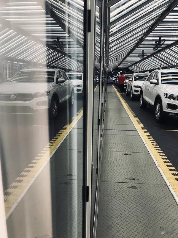 汽车厂商应对火灾等突发情况，定期检查是必不可少的。像老旧车辆的电路、油路易老化，