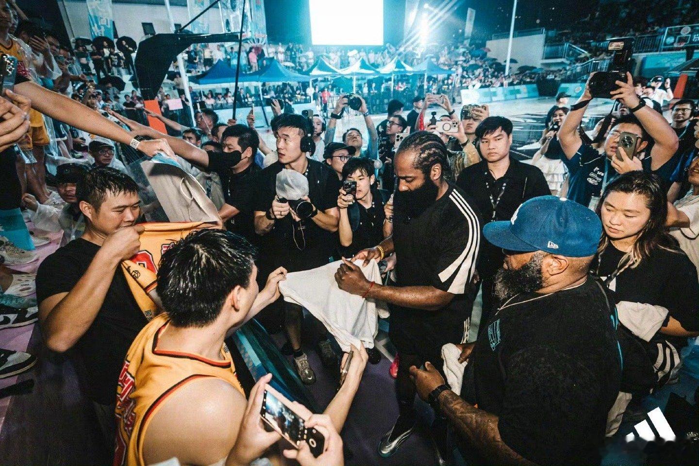 美媒不理解哈登为何在中国人气高 ​​​