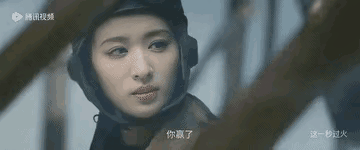 由张凌赫和王楚然领衔主演的电视剧《这一秒过火》过于离谱。

虽说看偶像剧不需要带