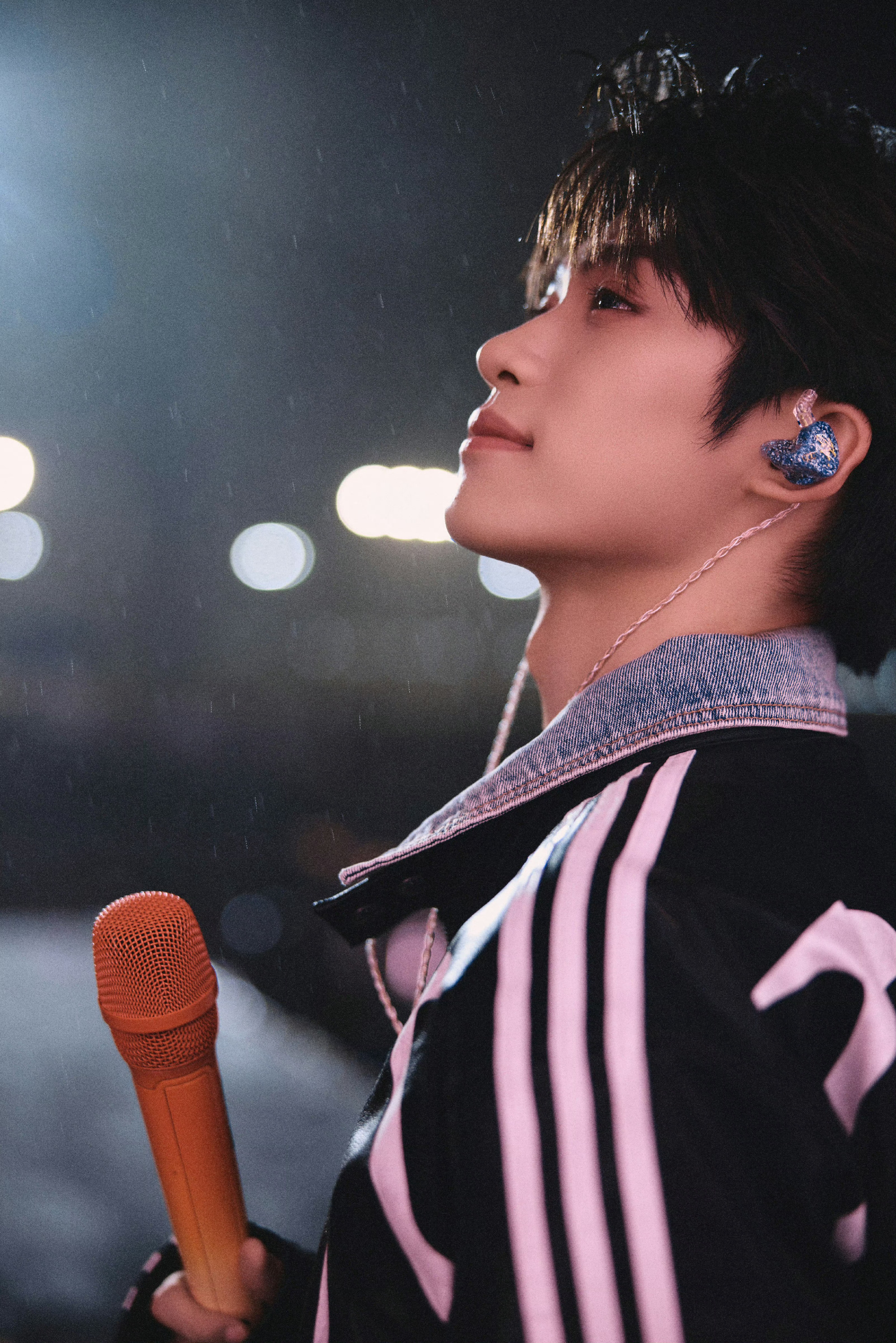 梓渝极速小鱼  “聆听枫叶的旋律，盛放在这个季节的海棠花似繁星璀璨。”