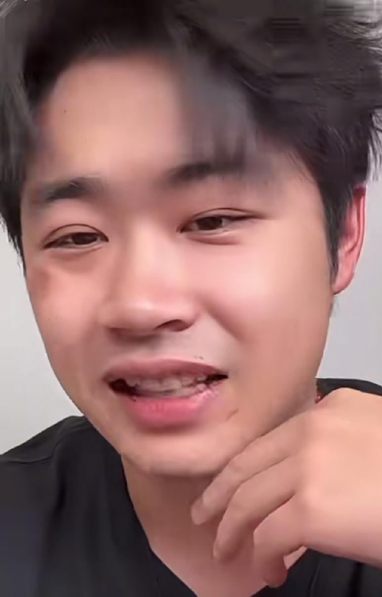 草莓熊说封闭训练陪练都累哭了！楚钦的努力一定会给他回报的，加油王楚钦，你是最棒的