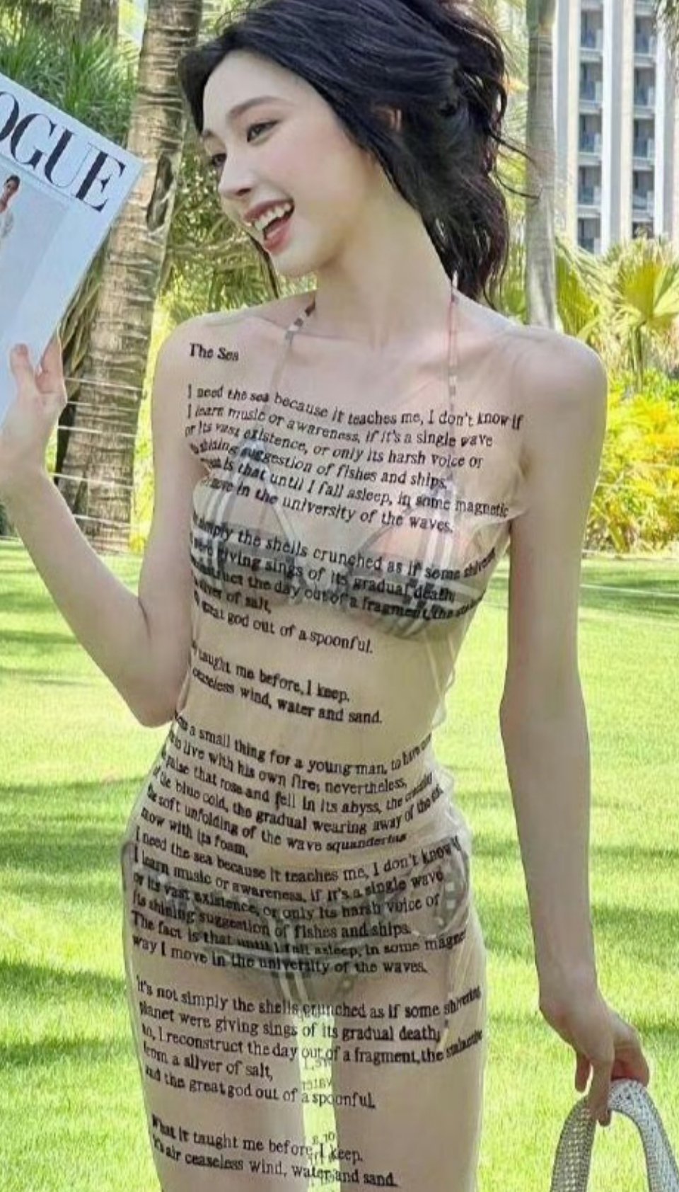 易梦玲瘦到了八十二斤才上镜    设计师太有创意 ​​​