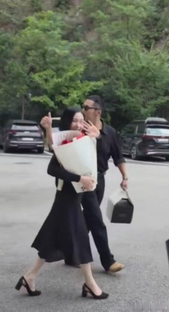 Tiffany卞耀汉婚后首次同框Tiffany卞耀汉婚后首次同框！Tiffany