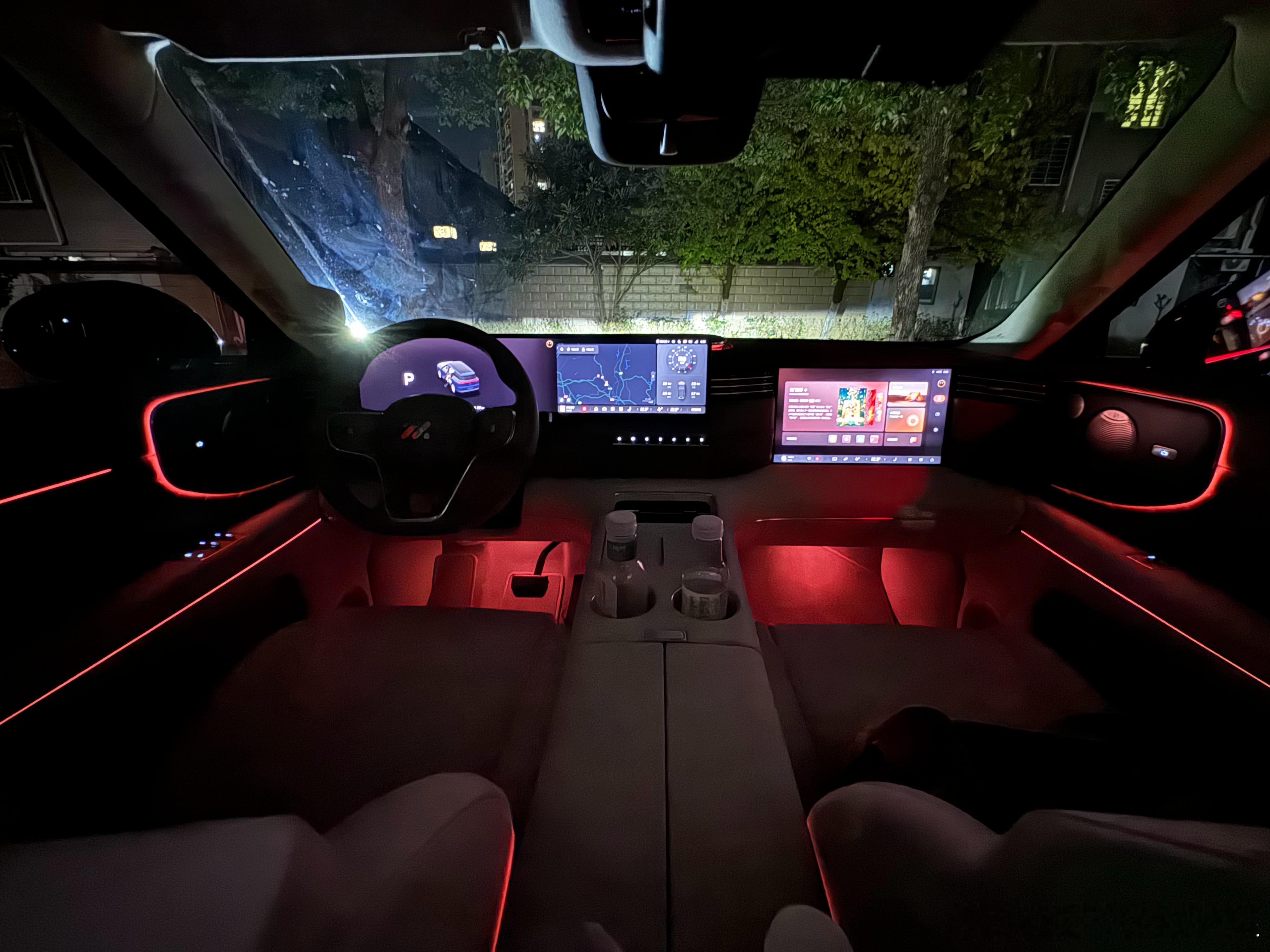 大v聊车新能源汽车上汽旗舰智己ls9 论旗舰车的氛围到底有多重要LS9这套车内灯