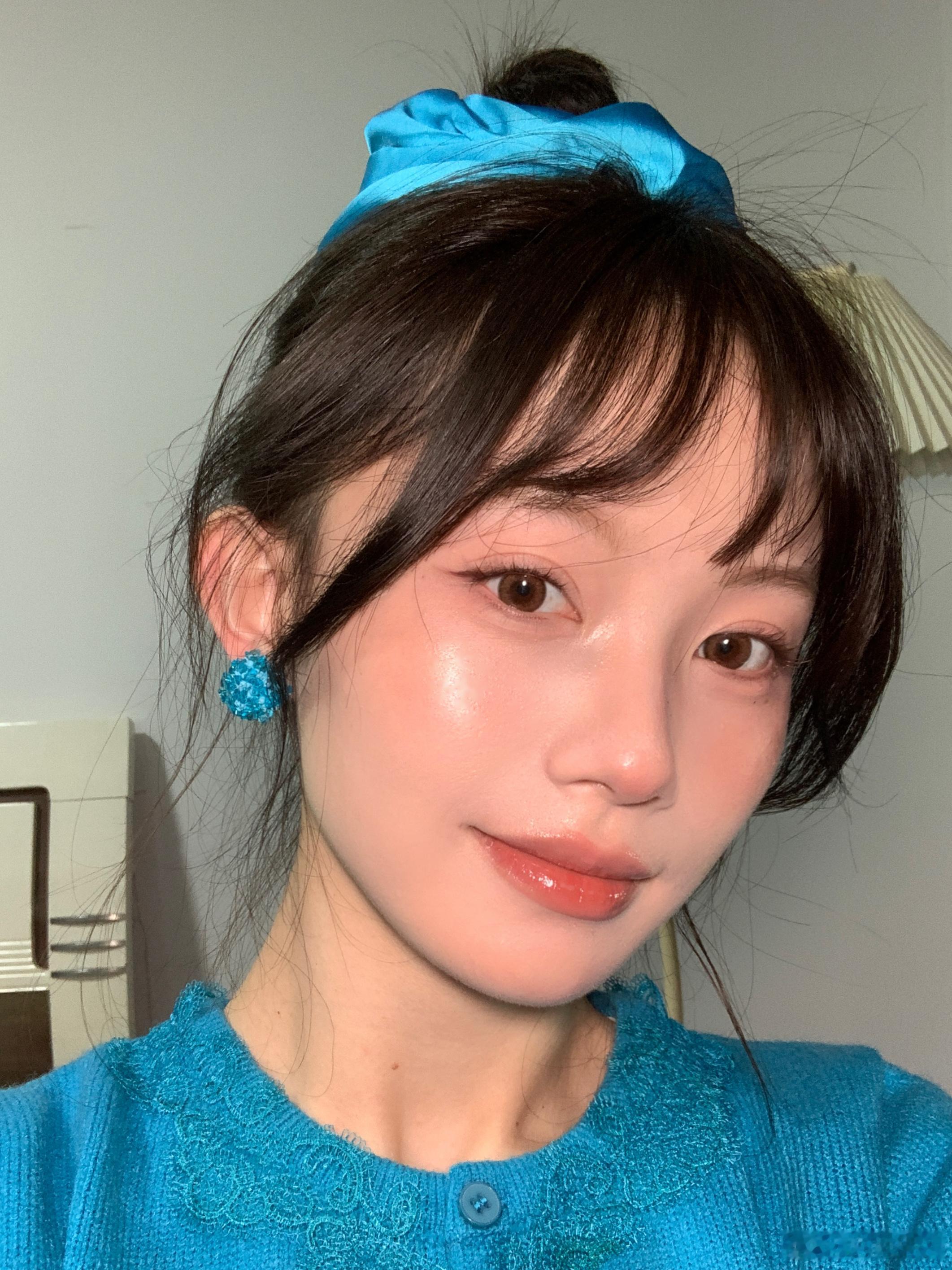 走路上被三个小姐姐喊住加微信问我高光链接莫名其妙勇闯美妆圈 