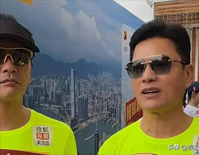 成龙李连杰刘德华渐老，70 岁的他看起来仍像 35 岁
