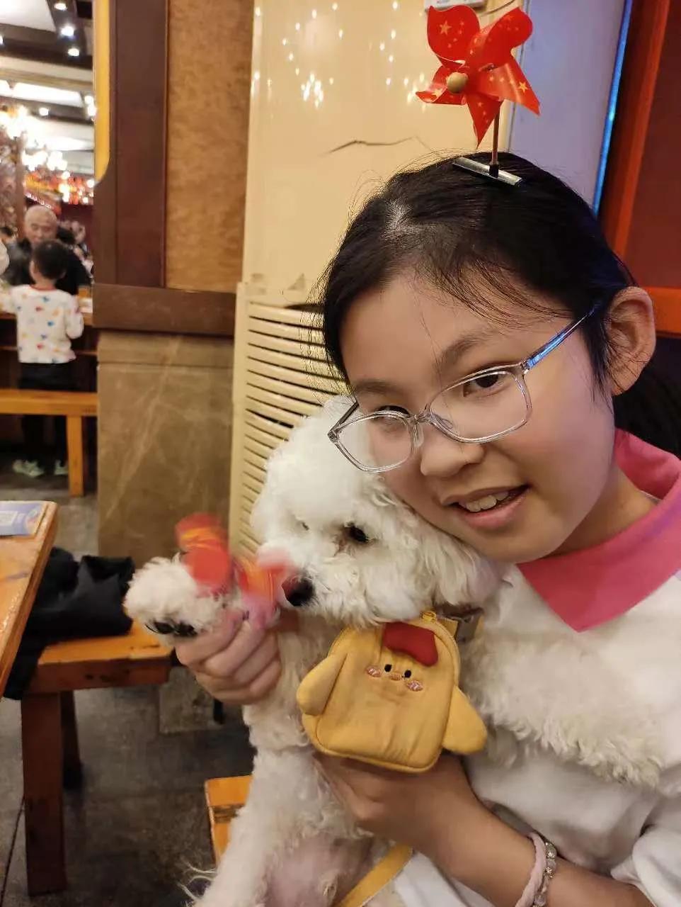 
【庆华诞 合家团圆乐融融】20241001
    金秋十月，喜迎华诞。举国同