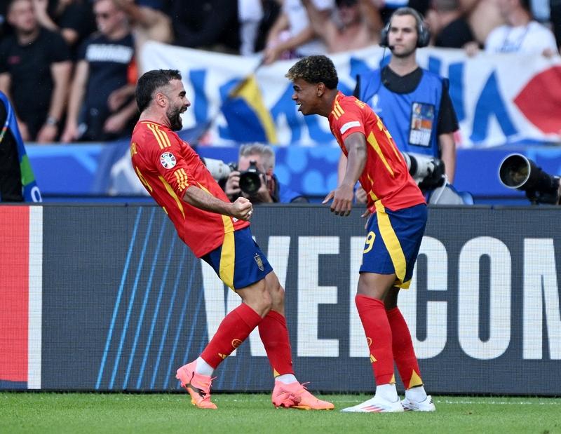 一直没质疑过亚马尔的实力。他成不了梅西，他能坚持这样的表现下去，他就是世界级球星