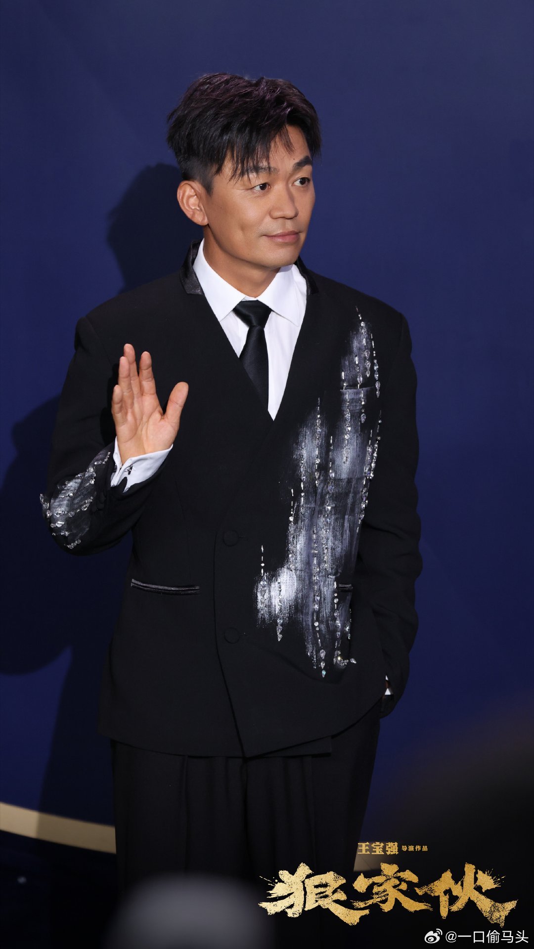 王宝强狠家伙首支预告王宝强演的麦德也太有层次了吧！东方黑帮题材新颖，画面色调都好