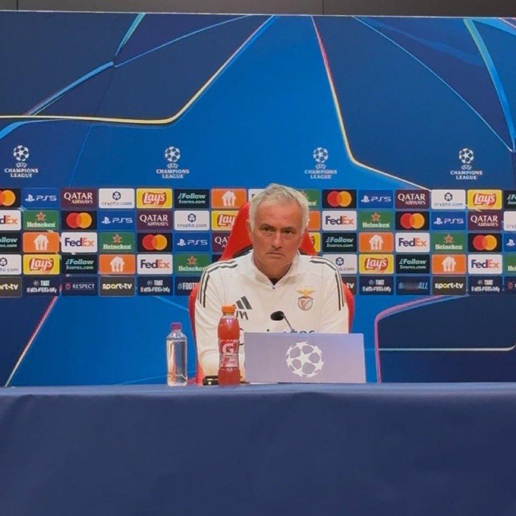 穆里尼奥：“现实情况是，我和本菲卡还有一年合同，双方都有很容易解约的条款，现在我