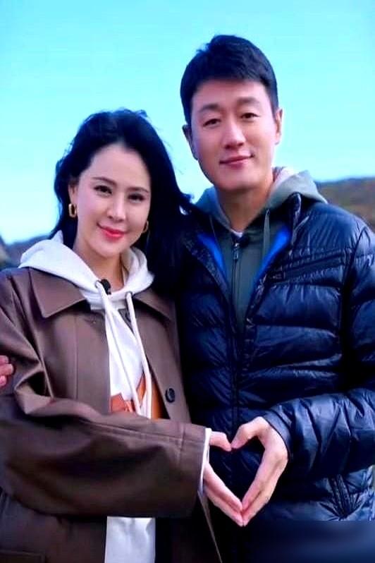 别信什么模范夫妻，佟大为《奋斗》爆红后，直接把关悦踹了。半年后他肠子悔青，连影帝