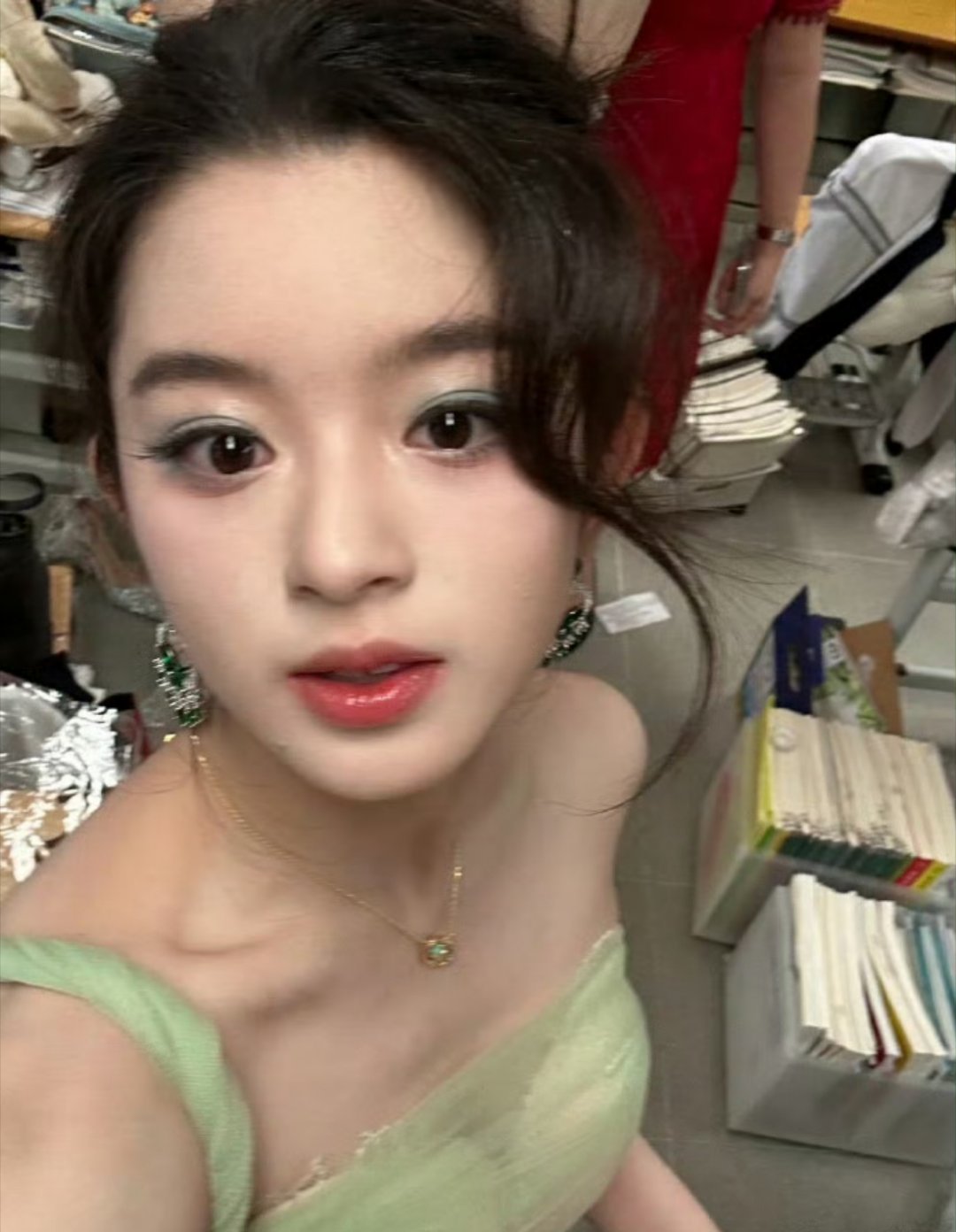 200万买一对耳环的概念，主要是花200w买房和能花200w只买手镯耳环这些东西