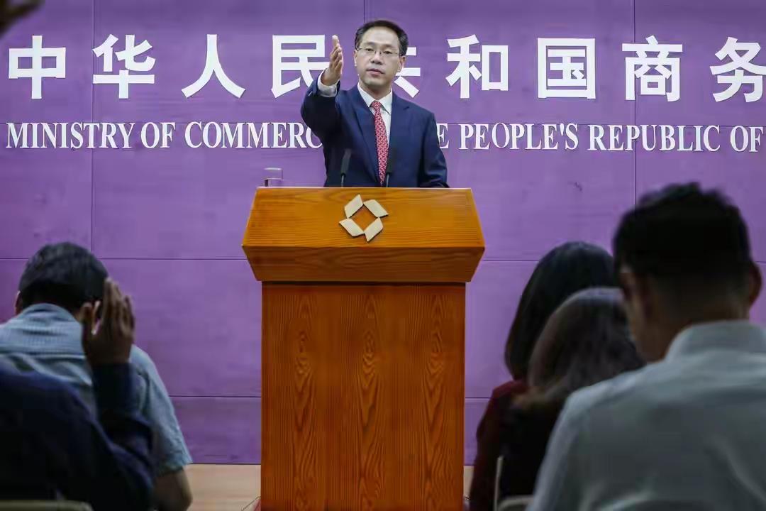 野心！韩华阴毒坑害中方？它竟成反华棋子！南海混乱已箭在弦上！
近期，一纸制裁令，