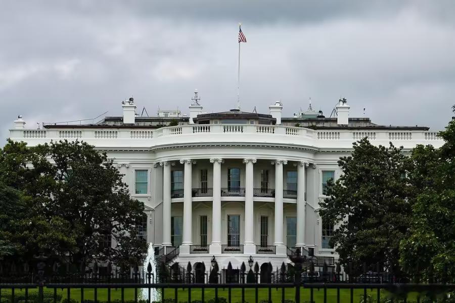 美国将重审来自19国的绿卡持有者当地时间11月27日，美国公民及移民服务局局长表