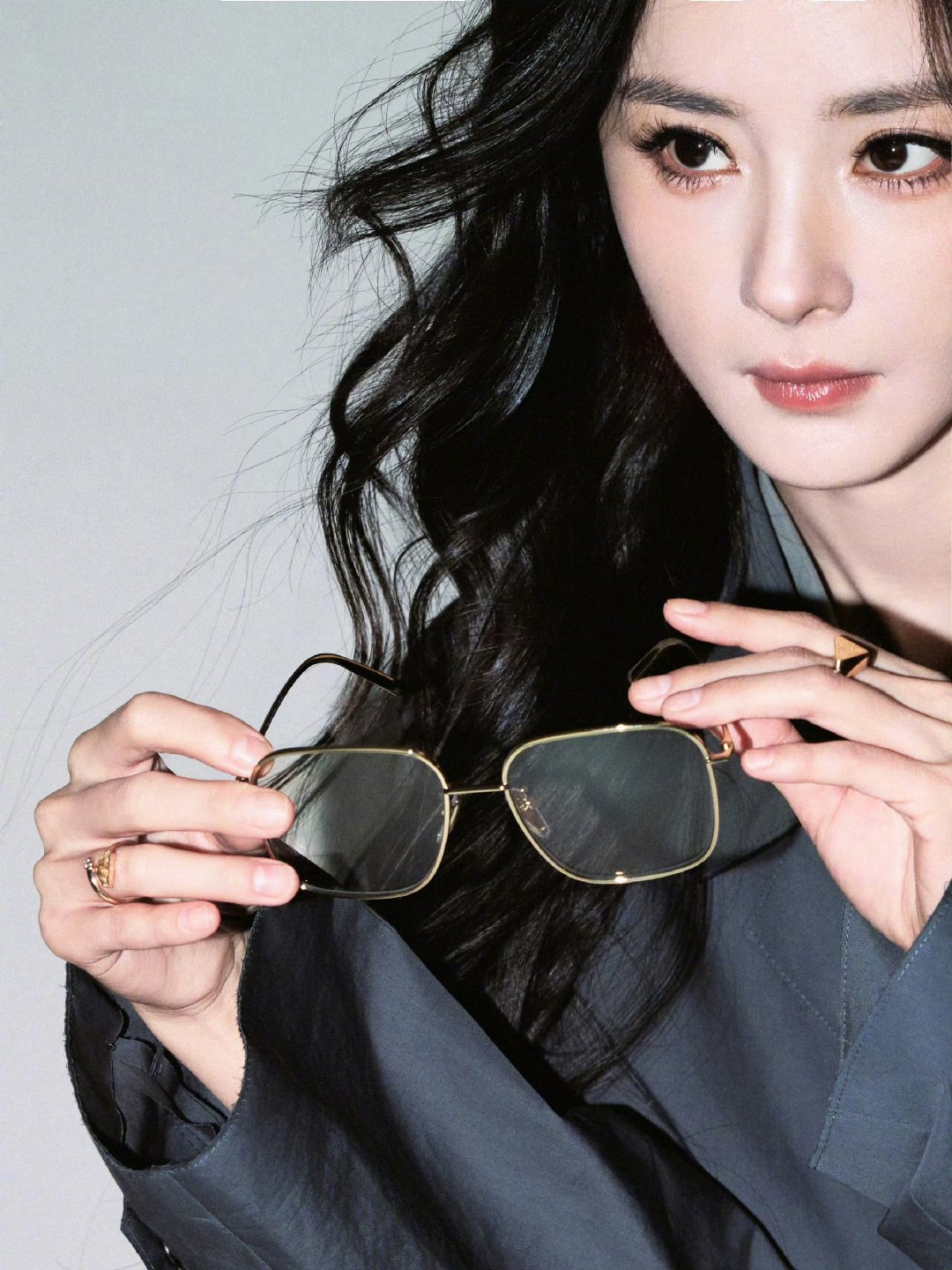 杨幂杨幂prada最严厉的母亲wokkkkk！！！内娱最适合PRADA的女人😭