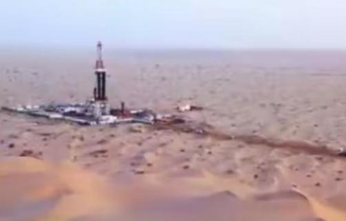 沙漠下面几乎全都是石油，那么咱们为什么不开采，说白了，不是咱们不开采，而是咱们没