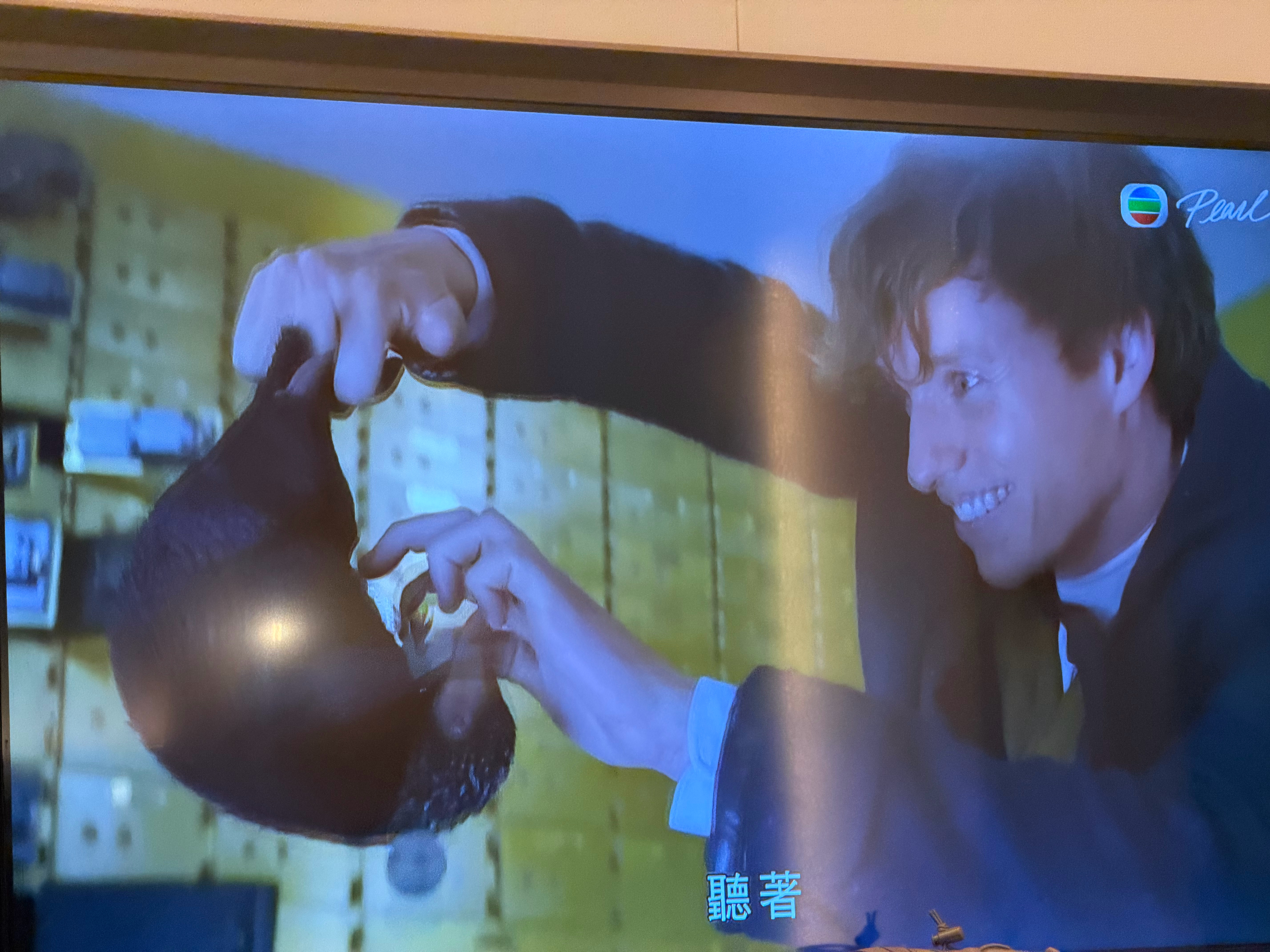 昨天的早餐奶酪盘：六块软酪。我吃了四块。问今天的早餐奶酪盘里有几块软酪？