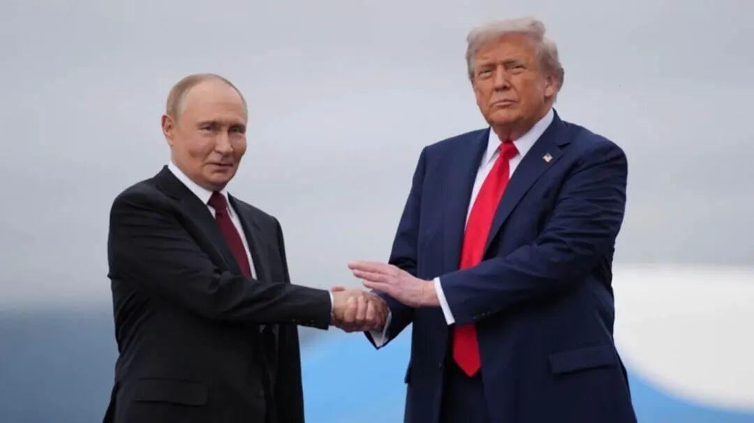 克里姆林宫发言人佩斯科夫周日表示，俄罗斯对特朗普的新版《国家安全战略》表示欢迎，