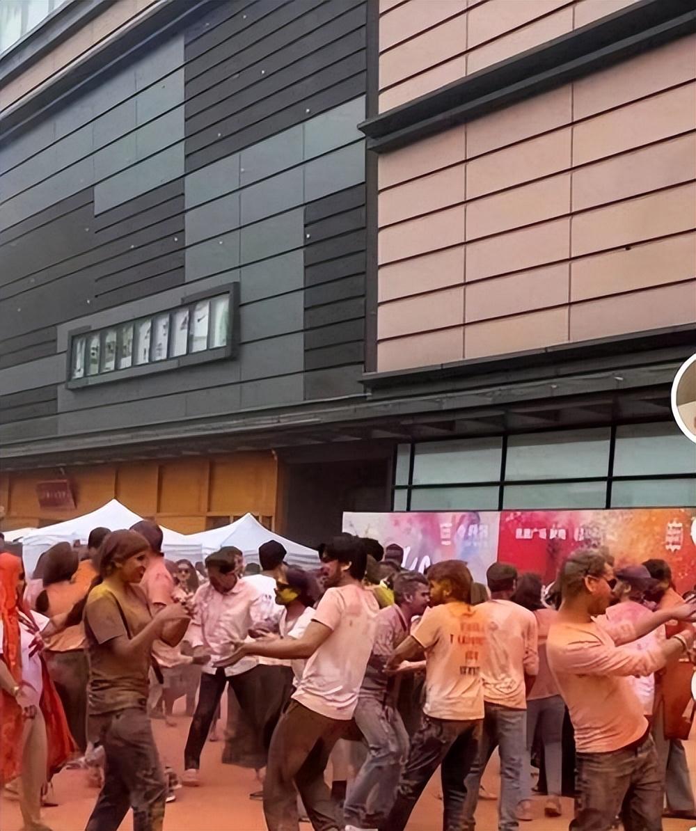 民间高人出奇招！滞留国内不愿走的印度朋友，一条路子实现三大欢喜[偷笑]

面对不