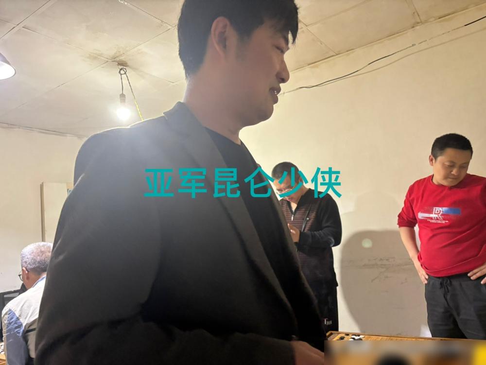 重庆坝坝棋社，一场只为330元总奖金的“草台班子”象棋赛。你以为这是情怀？我告诉