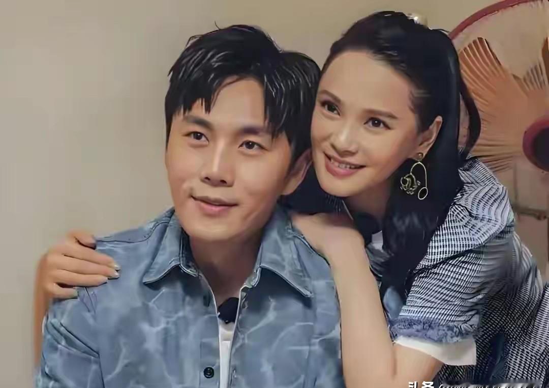 你看到秦昊伊能静秀恩爱。
婆媳亲如母女。
但最初，秦妈妈那句评价扎心了：“她折腾