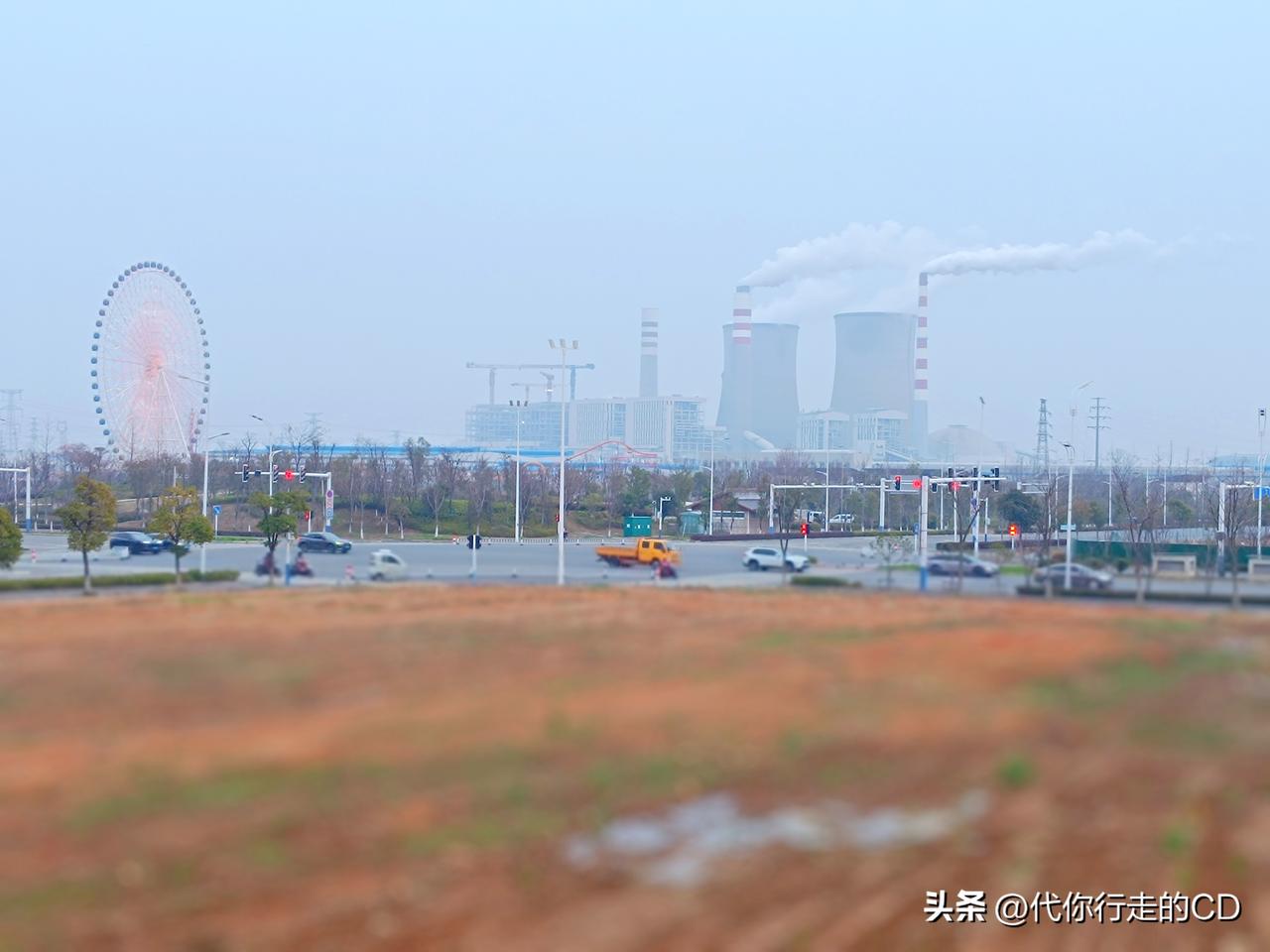 年都过去了，
还在天南地北大拜年，
也是想不明白呢。