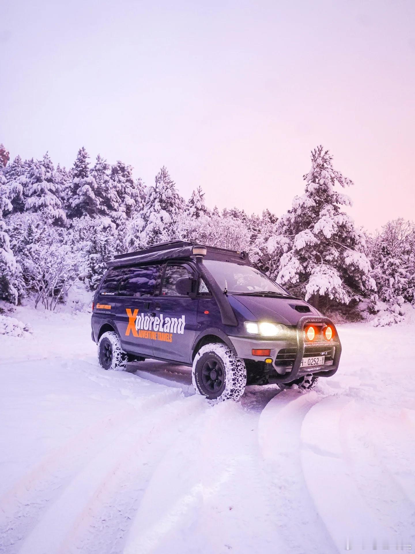 vanlife  snow offroad mitsubishidelica4w
