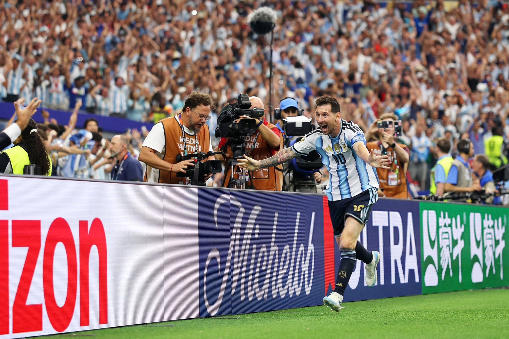 请尽情享受这份喜悦吧！！🇦🇷让我们再次把胜利带回阿根廷！！😍🐐梅西梅西破
