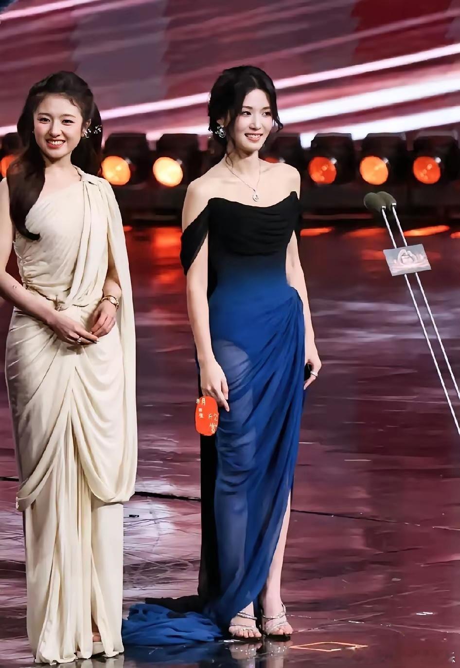 我问了身边20个朋友男的都选卢昱晓女的都选李兰迪，难道是因为卢昱晓长相更冷艳、更