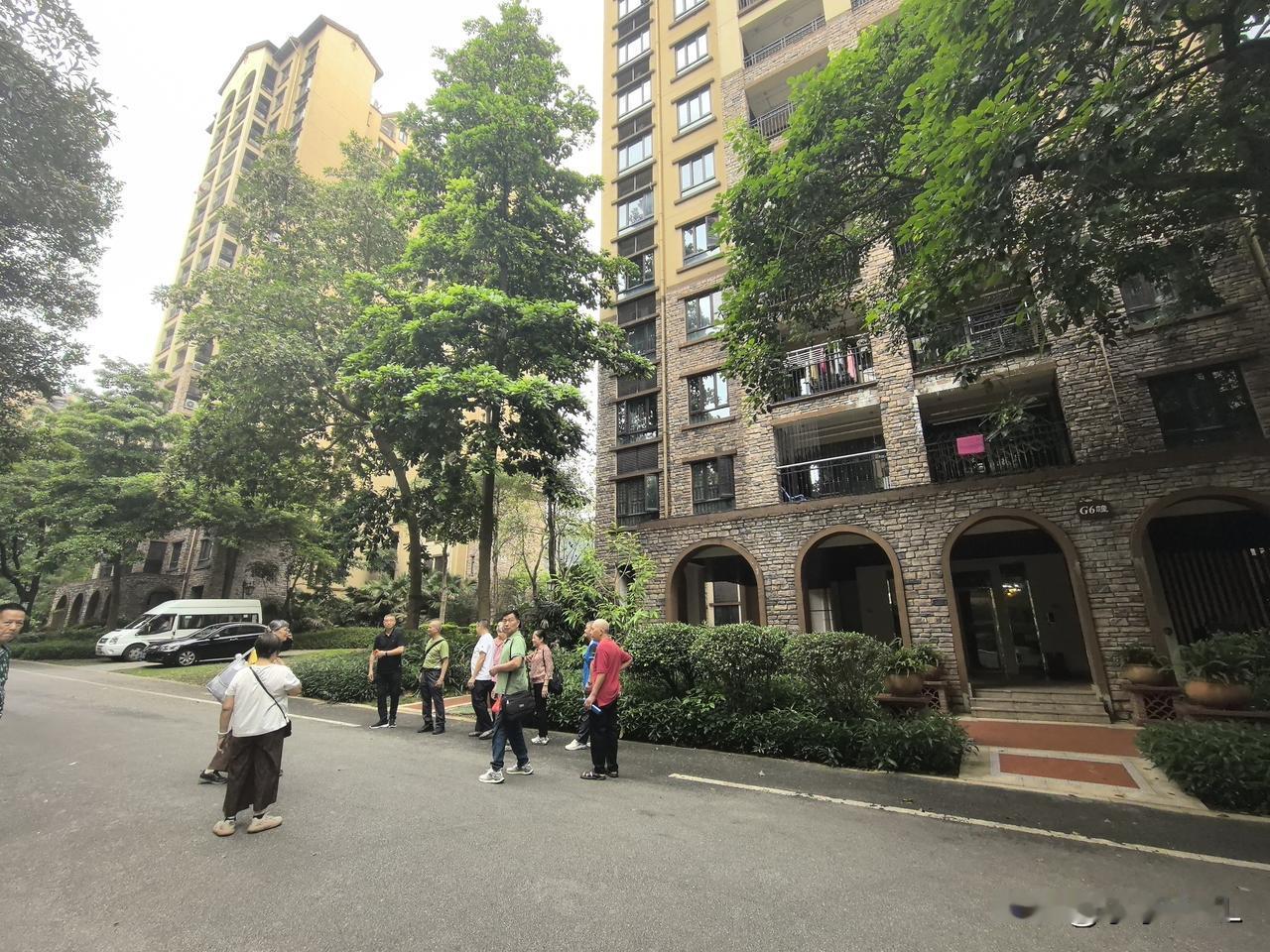 小学同学龙门三天游
人老了什么最重要？
小学同学‌莫莫买了龙门养生谷的房子，一个
