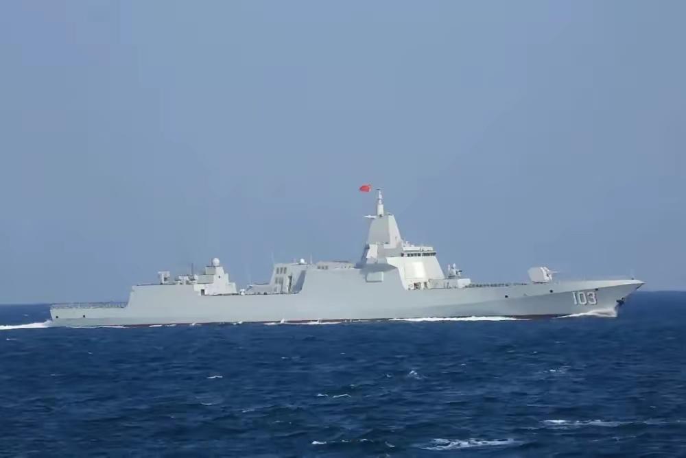 黄海上空几声巨响，055大驱击落大批无人机，给美日指挥官上了一课！

7 月 1