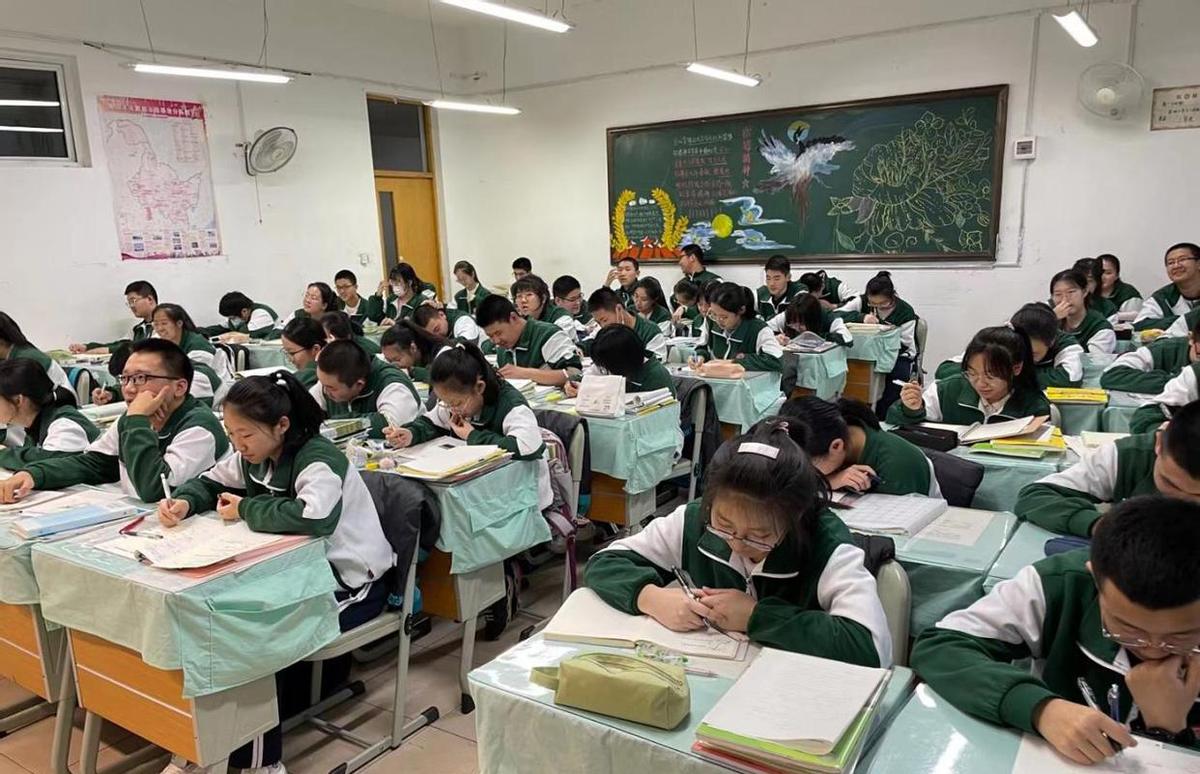 700分只能读普高？

湖北黄梅县家长集体失眠。

黄梅县今年中考700分排全县
