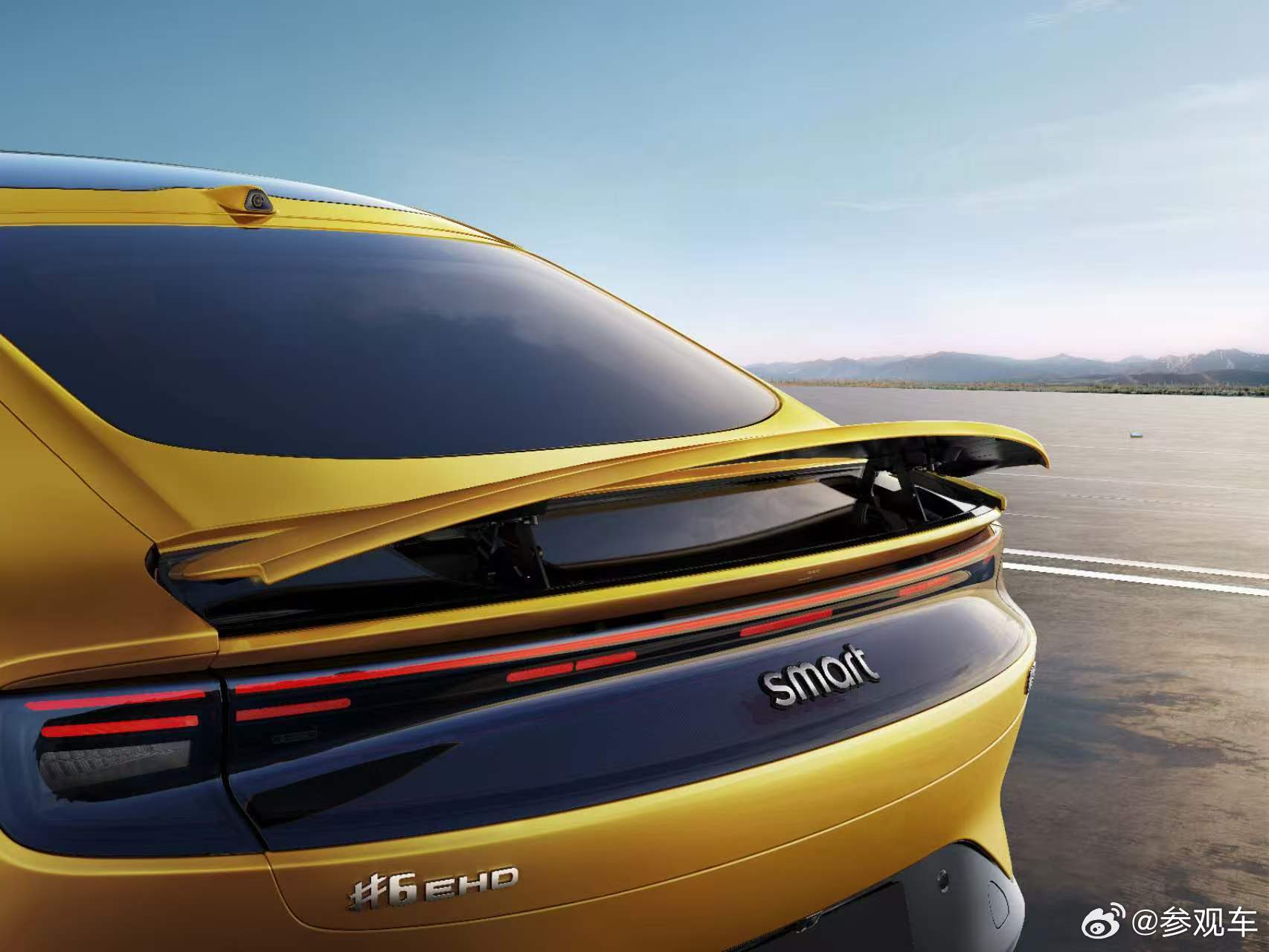 smart的第一款轿车，主打一个原创的标签。在今天这个遍地保时捷的新能源轿车市场