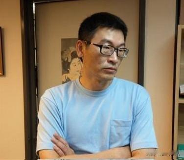 大敌当前还朝自己人开火，韩国瑜这笔账实在看不透
现在蓝绿都到了你死我活的地步，民