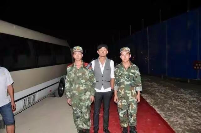 虽然穿的不再是军装，吃的不再是军粮，住的不再是营房，但军魂不变，信仰仍在，一朝参