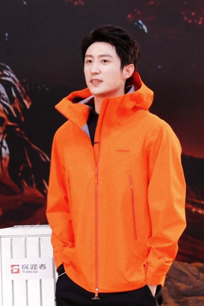 哥宝今天好开心啊啊啊啊 又萌又可爱黄景瑜探路者品牌全球代言人黄景瑜