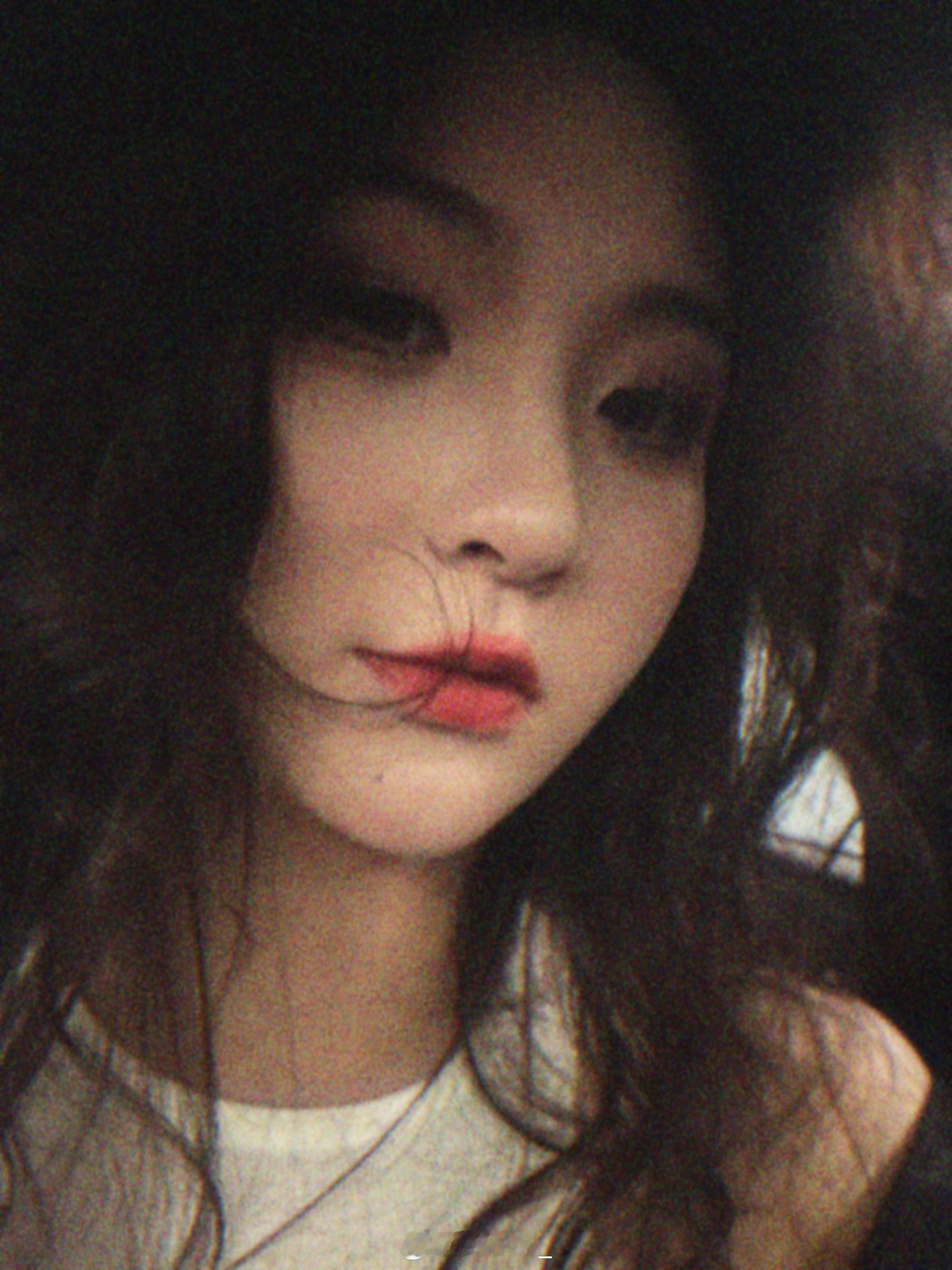 每个女孩子都是银河遗落在世间的星星。 ​​​