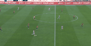 AC米兰0比3乌迪内斯AC米兰0比3乌迪内斯，米兰遭遇联赛两连败，近4轮3负逸达