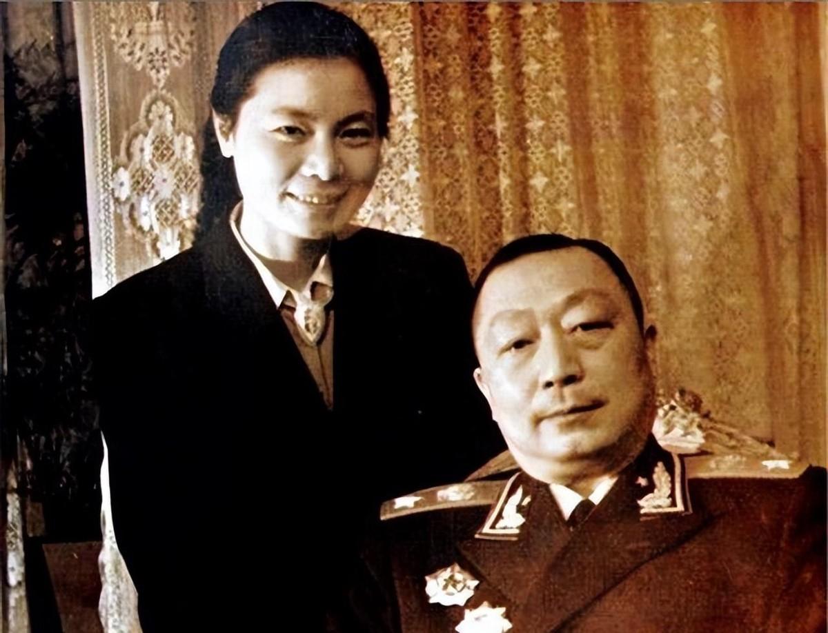 1992年，93岁聂荣臻自知人生将尽，坦言自己该离开了，拼尽全力交代三件重要事情