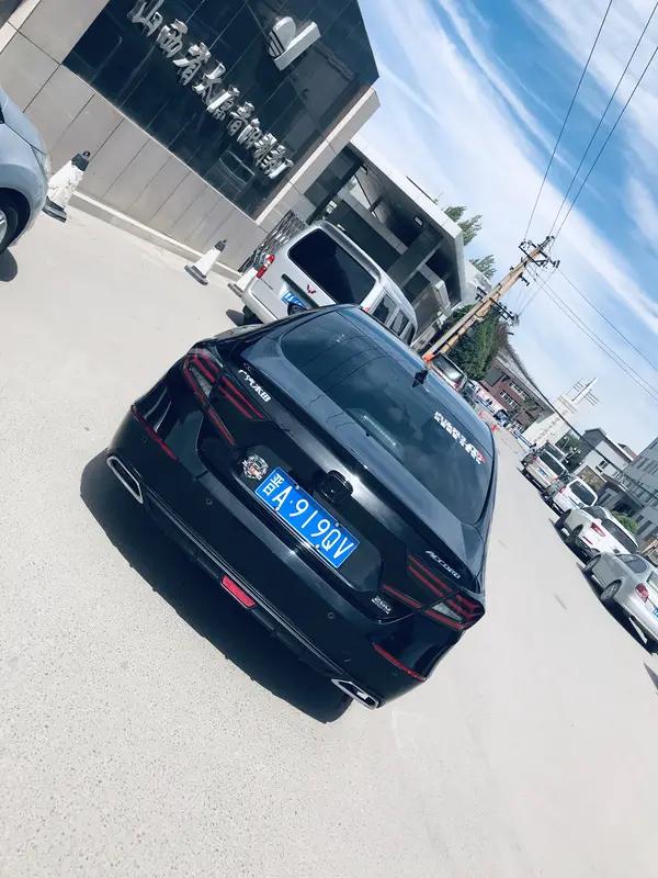 雅阁和亚洲龙哪个漂亮，这得看个人审美。亚洲龙官方指导价17.88 - 25.68