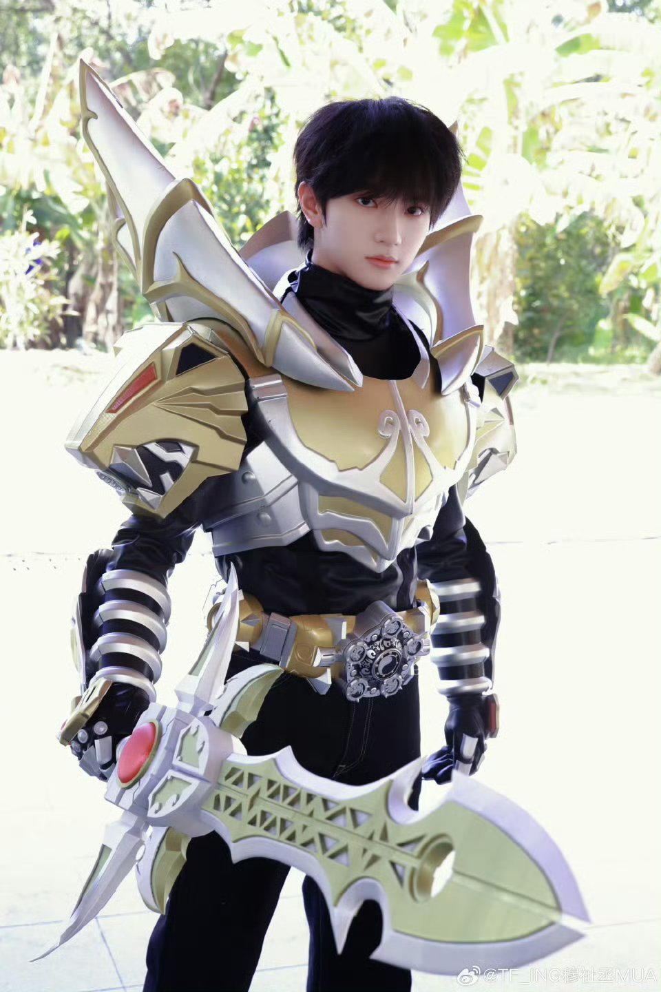 穆祉丞铠甲勇士帝皇侠转场 穆祉丞帝皇侠铠甲上身，帅到炸裂！下一秒立刻认怂：“动作