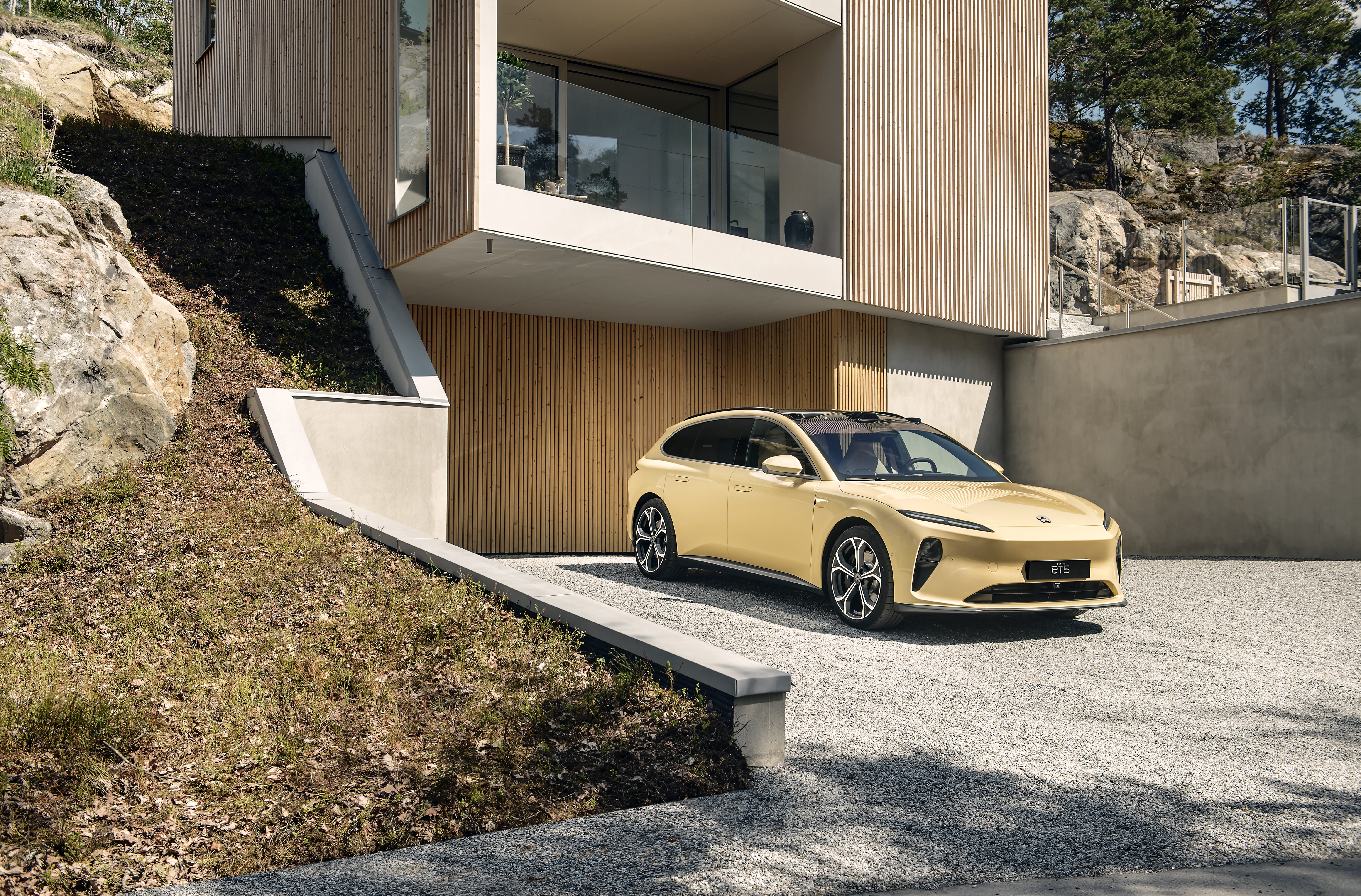 #蔚来ET5旅行版价格公布# ET5旅行版的上市给蔚来的产品矩阵又填上了一块拼图