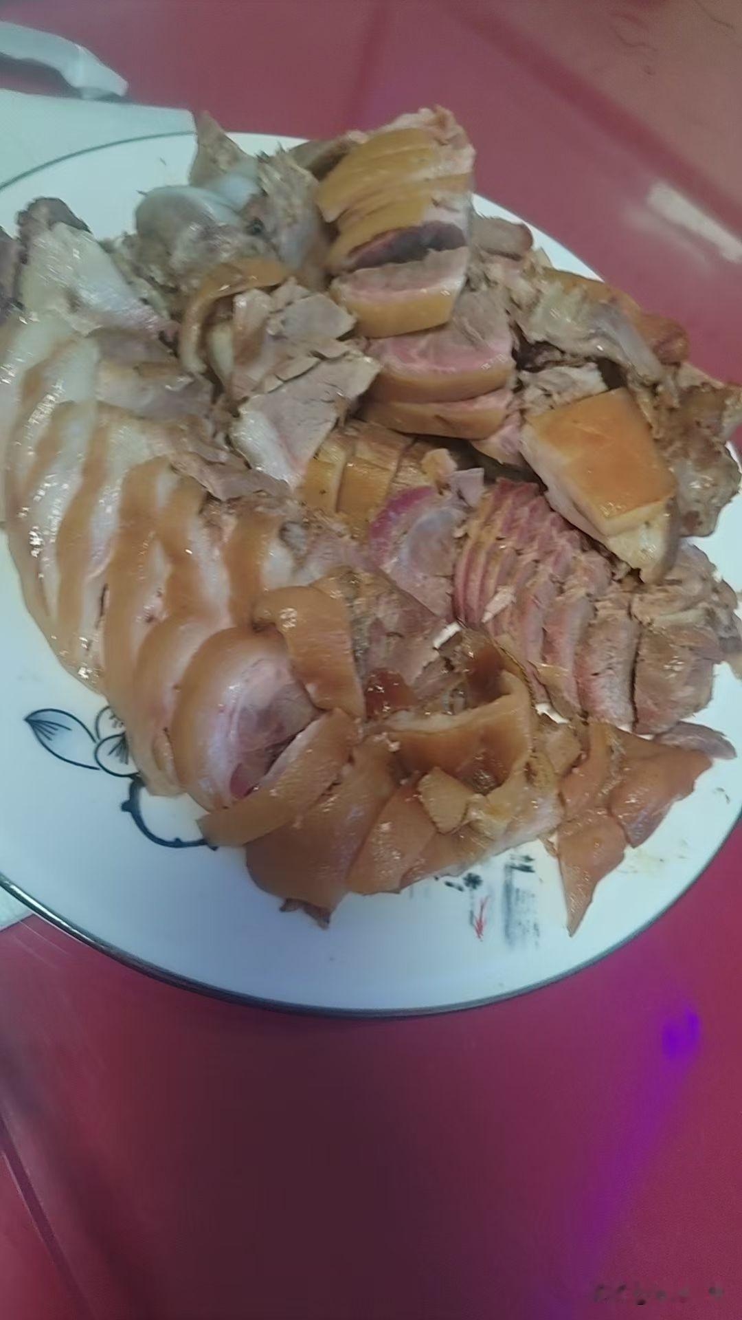 天热胃口不好，吃不下饭，这是瘦子说的。
我也觉得天热，也热的难受，可是胃口却可以